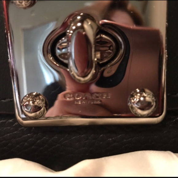 Authentic Coach “Drifter” - Picture 4 of 7